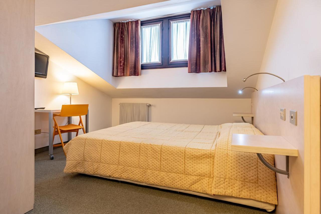 פולגרידה Hotel Alaska מראה חיצוני תמונה