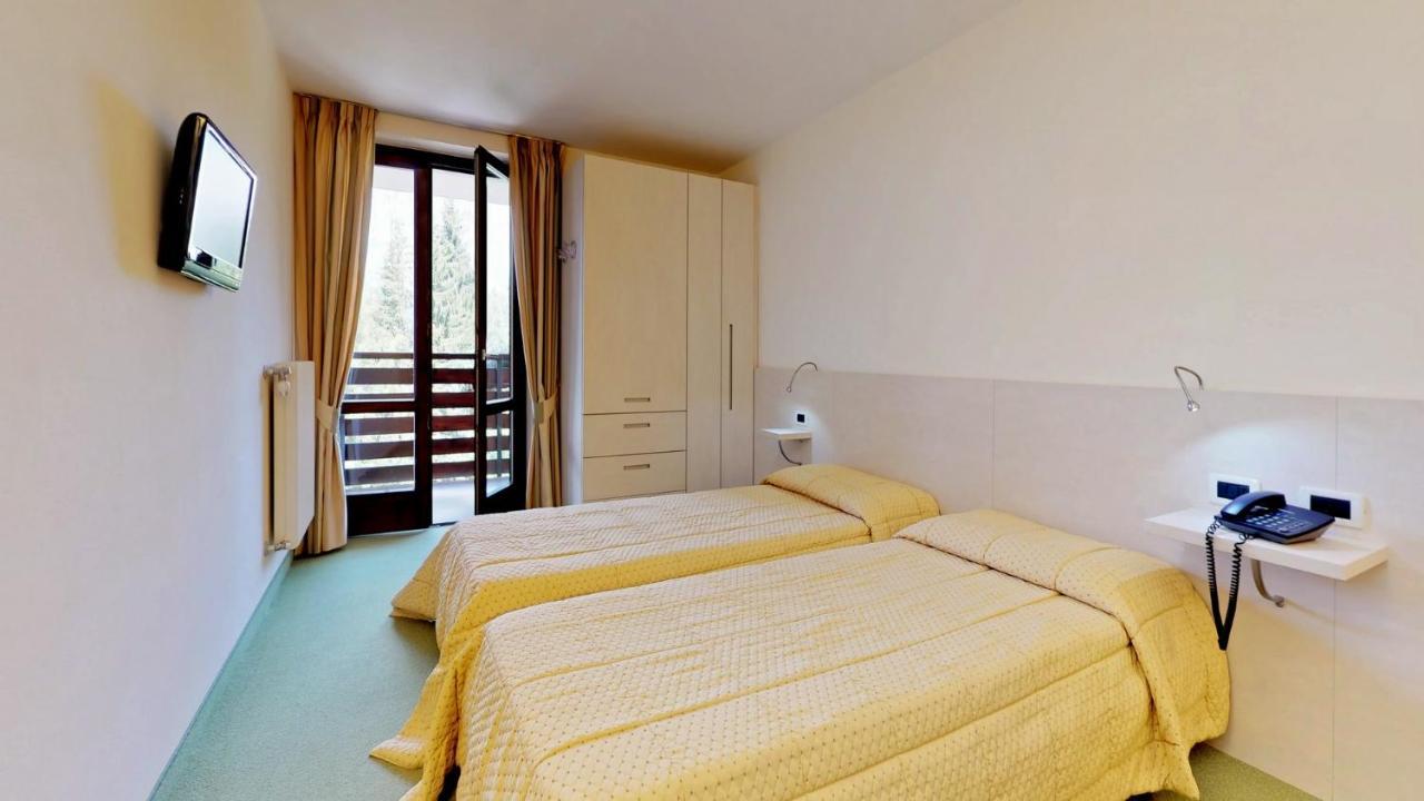 פולגרידה Hotel Alaska מראה חיצוני תמונה