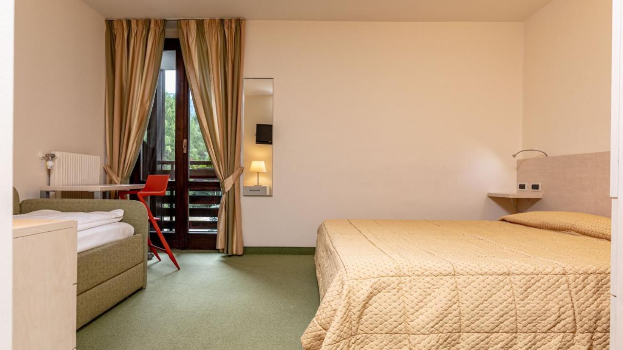 פולגרידה Hotel Alaska מראה חיצוני תמונה