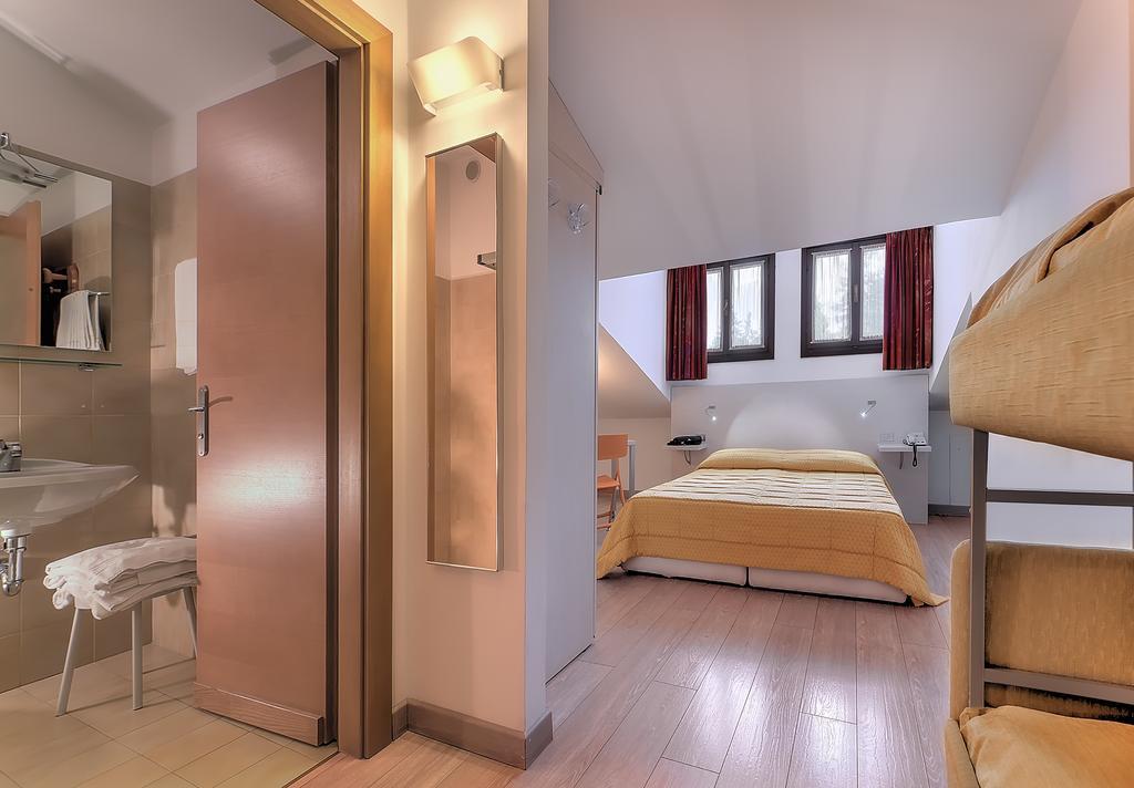 פולגרידה Hotel Alaska מראה חיצוני תמונה