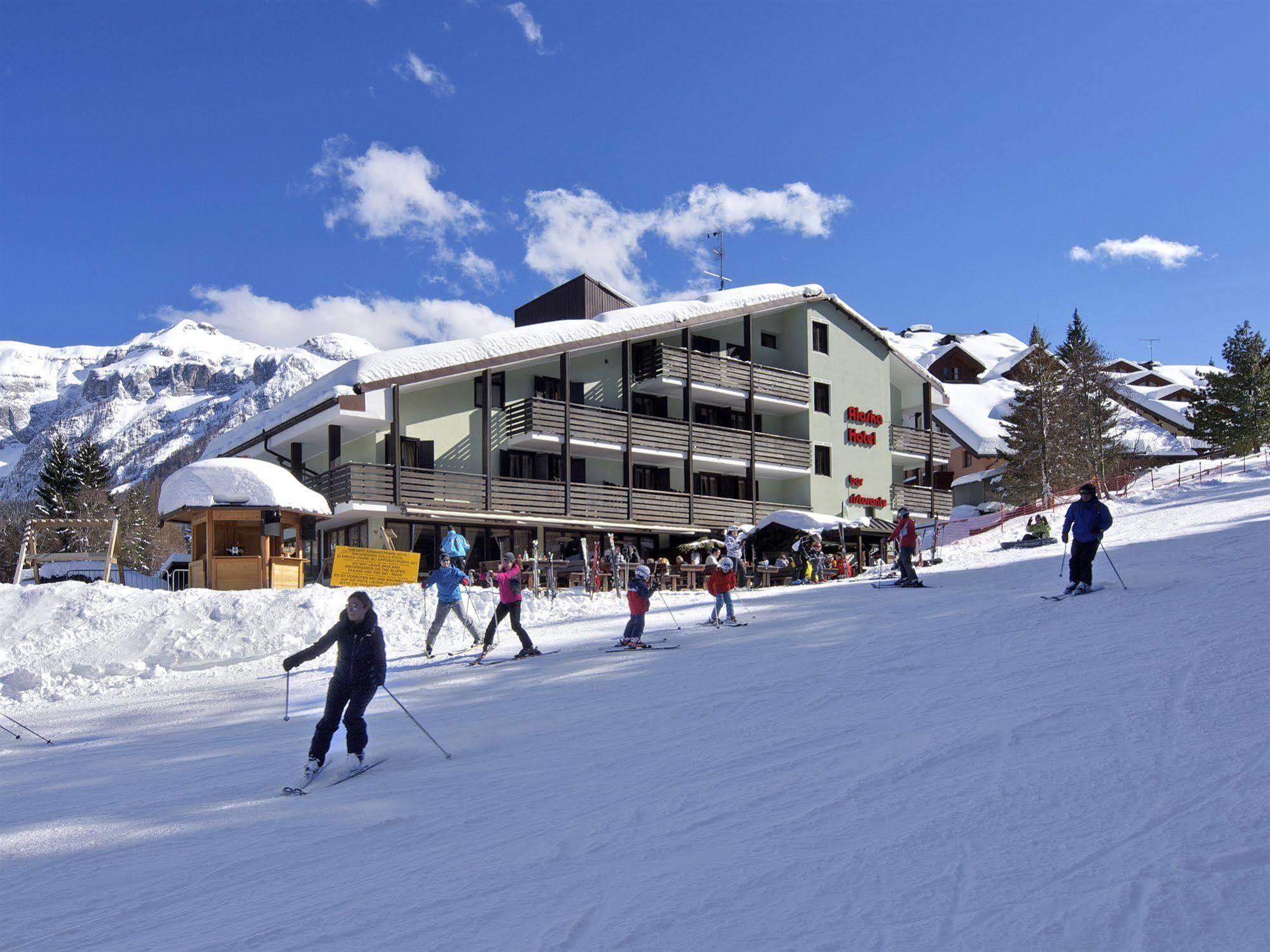 פולגרידה Hotel Alaska מראה חיצוני תמונה