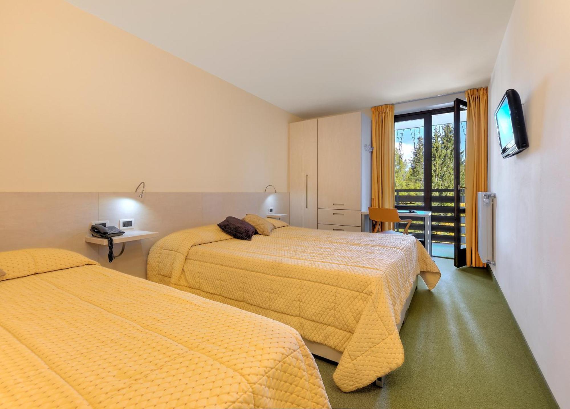 פולגרידה Hotel Alaska מראה חיצוני תמונה