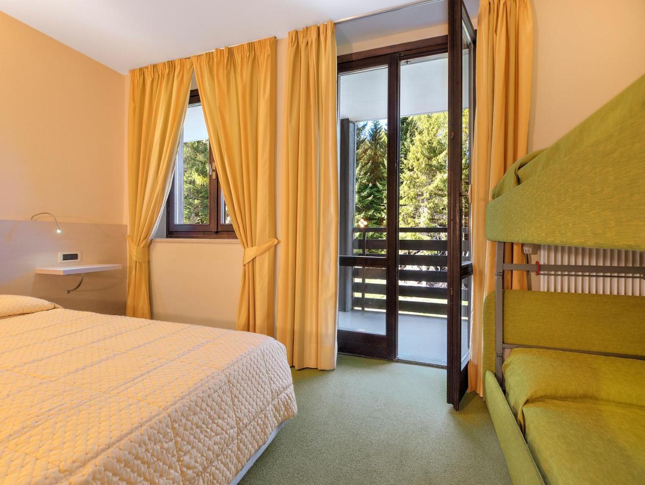 פולגרידה Hotel Alaska מראה חיצוני תמונה